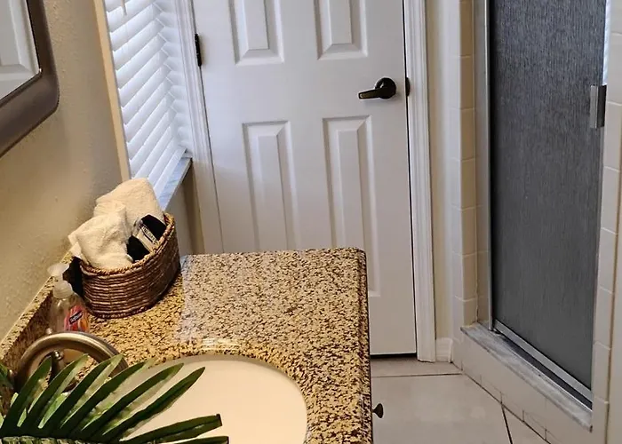 Sun Harbor-4 Min Walk To The Beach, Dog Friendly Boat Dock, Free Parking * Clearwater Beach