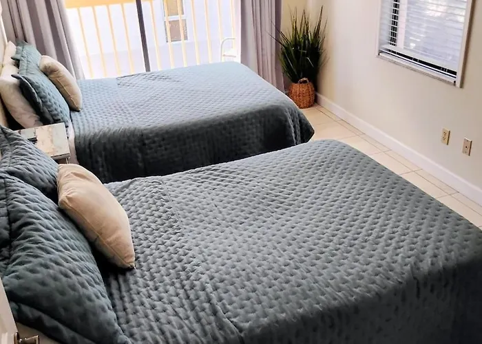 Sun Harbor-4 Min Walk To The Beach, Dog Friendly Boat Dock, Free Parking Clearwater Beach